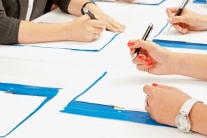 התמודדות עם חסמי כתיבה לסופרים מתחילים