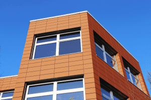 חיפוי עץ איכותי היא הבחירה הפופולרית לחיפוי אסטתי לבית