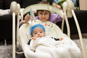 נדנדה לתינוק - כל הפתרונות איך להביא את גן השעשועים עד הבית