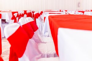 שדרגו את האירוע שלכם - כל מה שצריך לדעת על השכרת כסאות ושולחנות