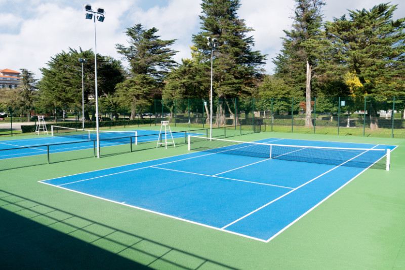 תאורה זה כל ההבדל - כך תאירו מגרש טניס כמו מקצוענים